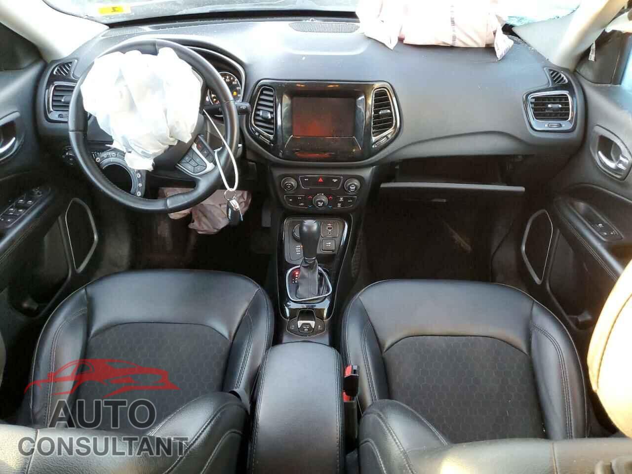 JEEP COMPASS 2019 - 3C4NJDBB6KT696328