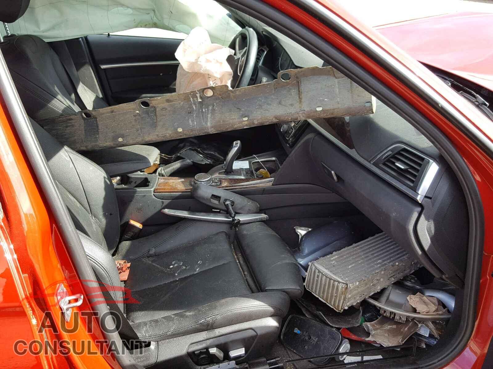 BMW 3 SERIES 2016 - WBA8A3C52GK689866