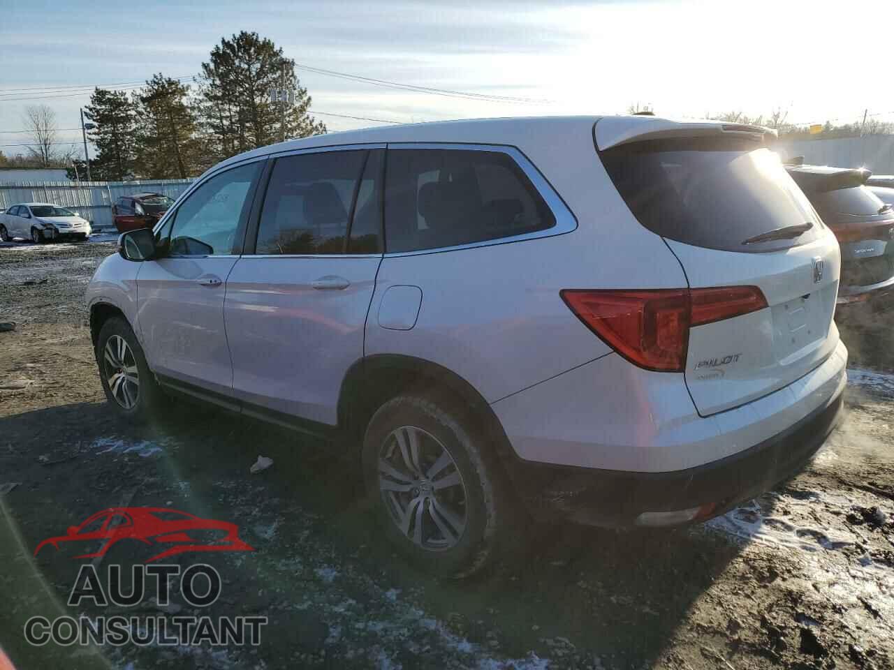 HONDA PILOT 2016 - 5FNYF6H3XGB042657