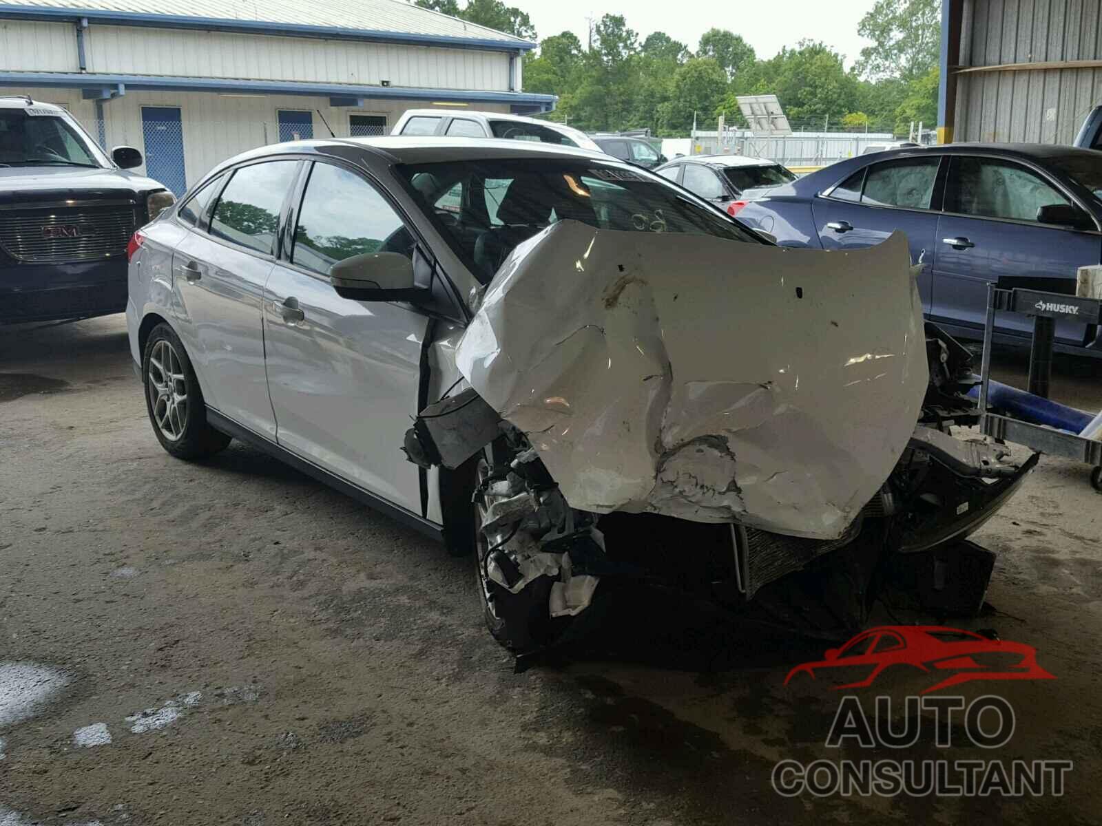 FORD FOCUS 2015 - 1FADP3F23FL318554