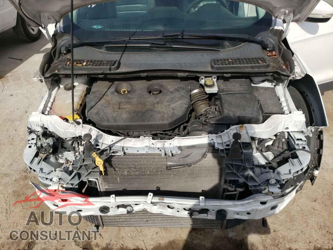 FORD ESCAPE 2015 - 1FMCU0J90FUA94828
