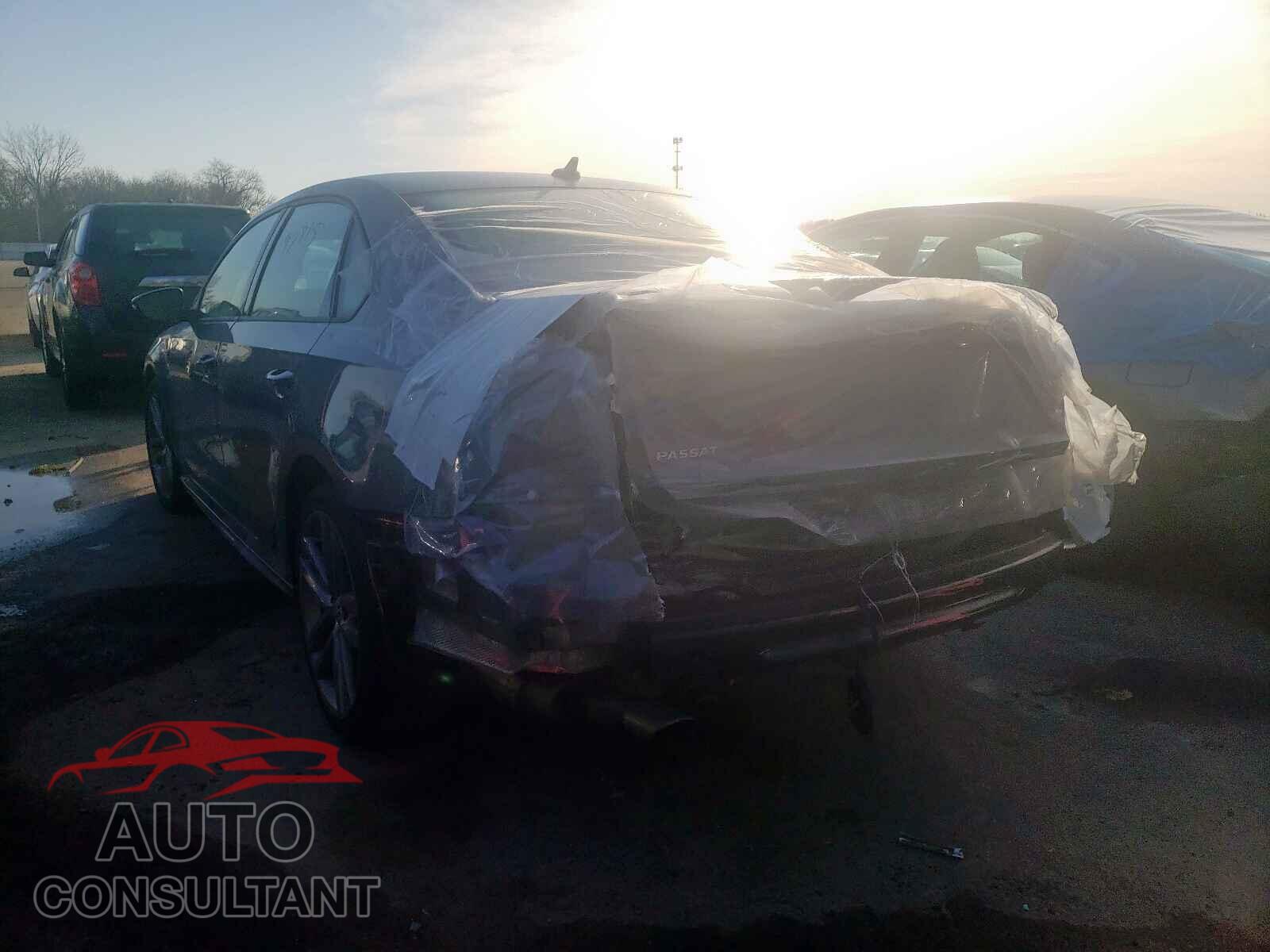 VOLKSWAGEN PASSAT 2018 - 1VWAA7A39JC024118