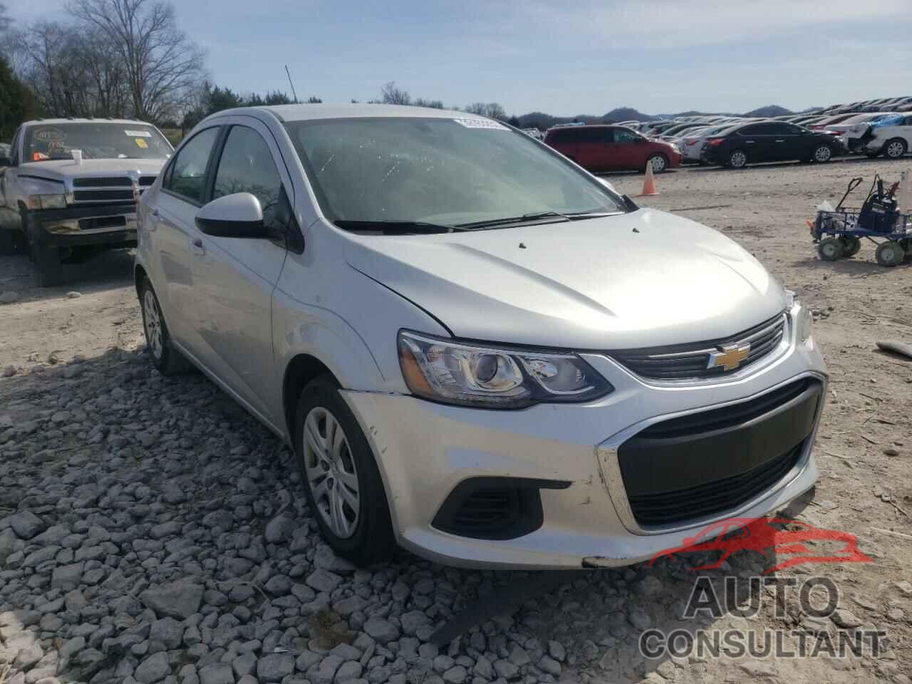 CHEVROLET SONIC 2018 - 1G1JB5SH0J4119362