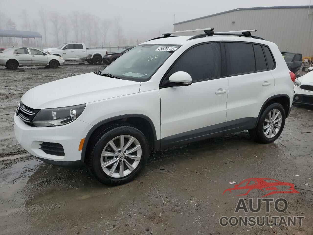 VOLKSWAGEN TIGUAN 2017 - WVGAV7AX7HK043398