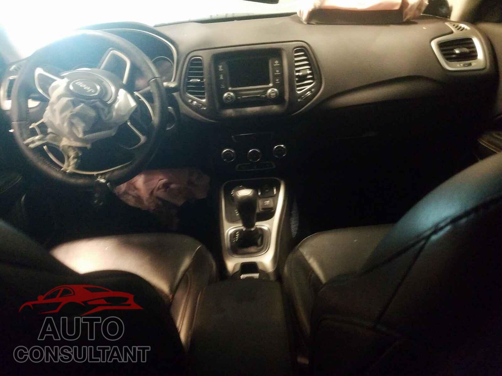 JEEP COMPASS 2018 - 3C4NJDBBXJT457590