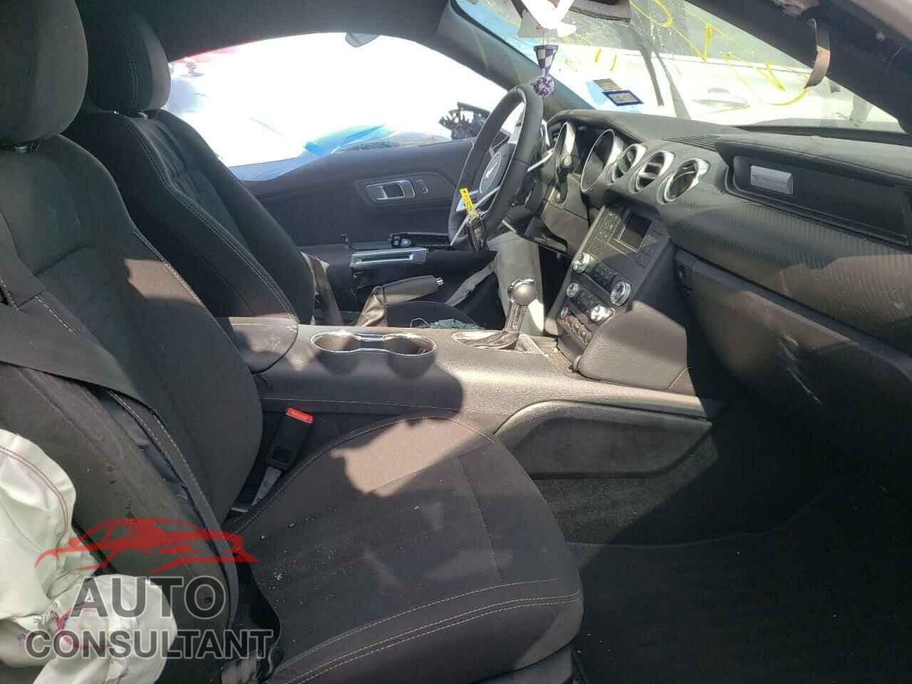 FORD MUSTANG 2019 - 1FA6P8TH0K5117885