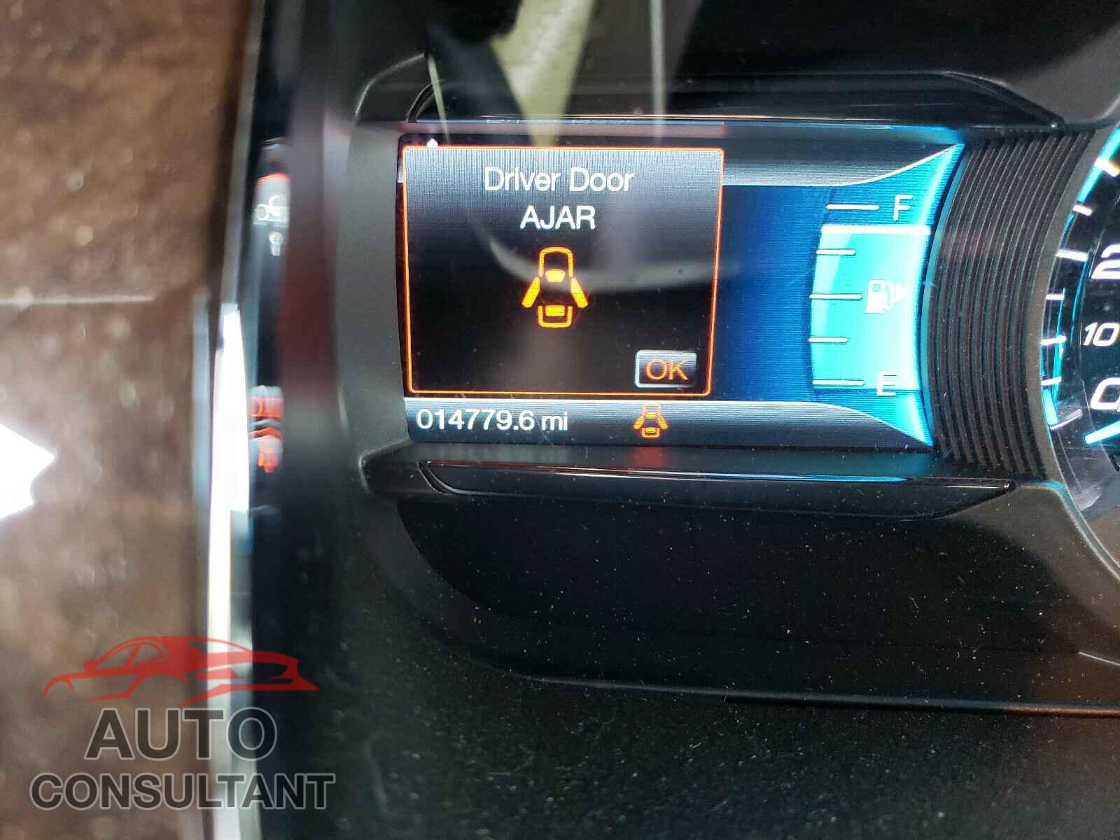 FORD TAURUS 2018 - 1FAHP2F86JG105440