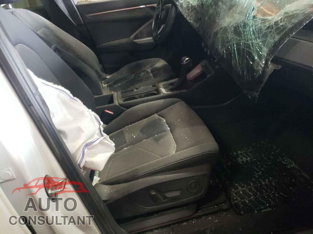 AUDI Q3 2020 - 3FA6P0HD0JR223143