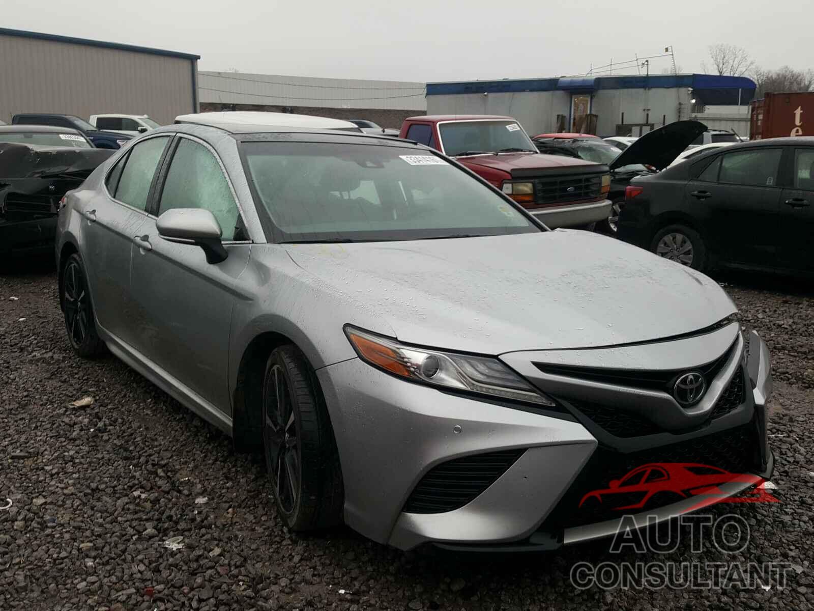 TOYOTA CAMRY 2018 - 4T1B61HK4JU129884