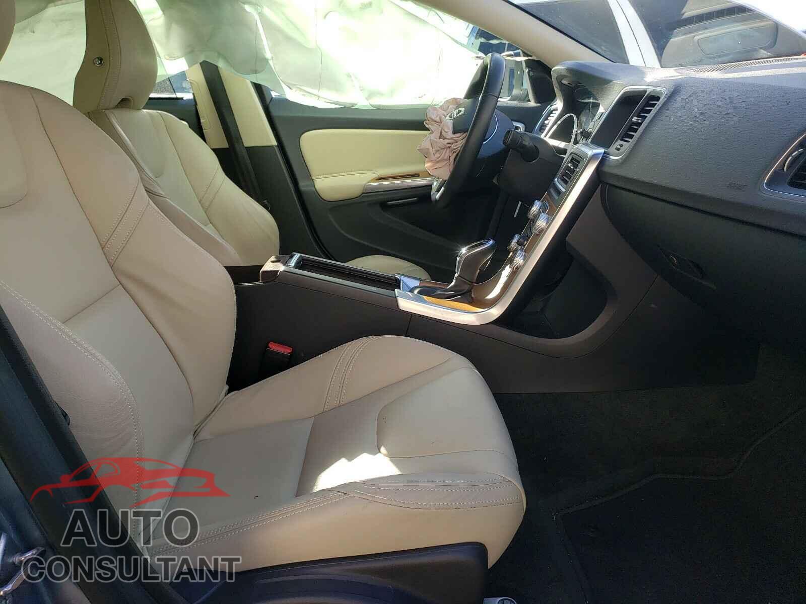 VOLVO S60 2017 - LYV402HM8HB149534