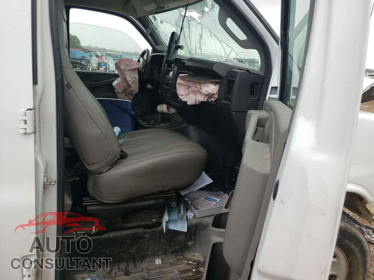 CHEVROLET EXPRESS 2017 - 1GCWGBFG3H1338472