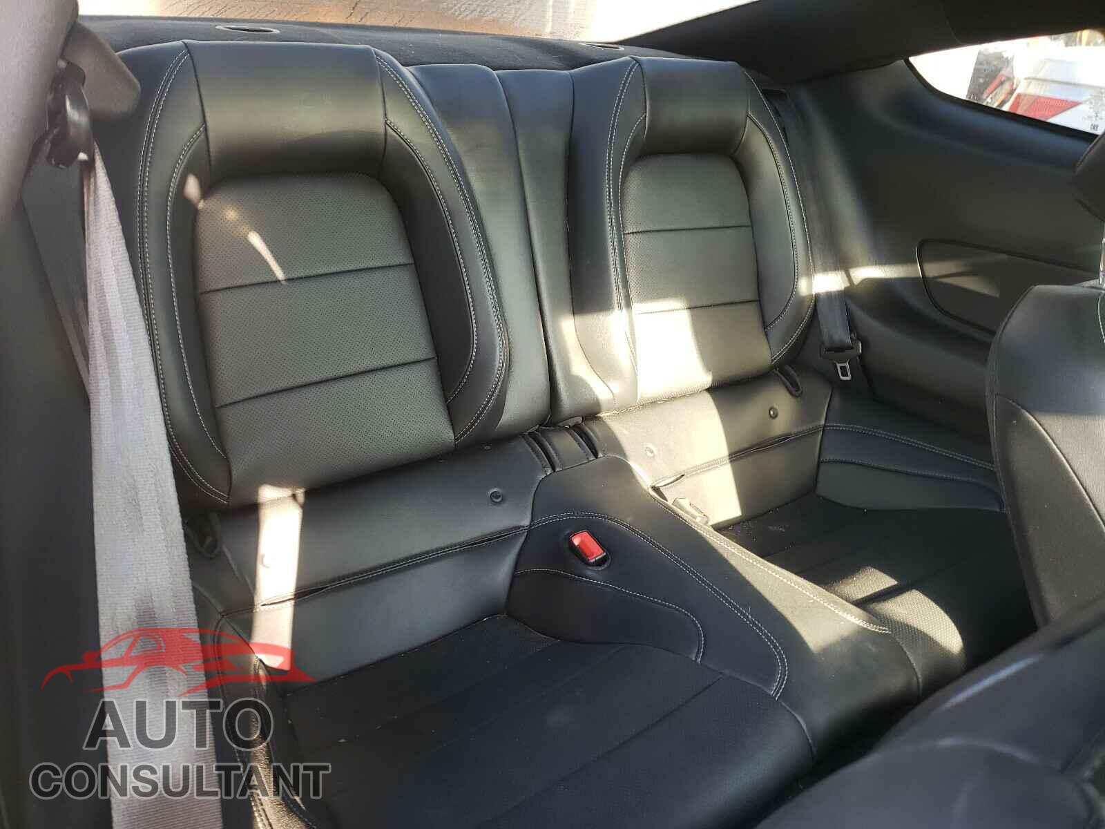 FORD MUSTANG 2019 - 1FA6P8CF5K5129545