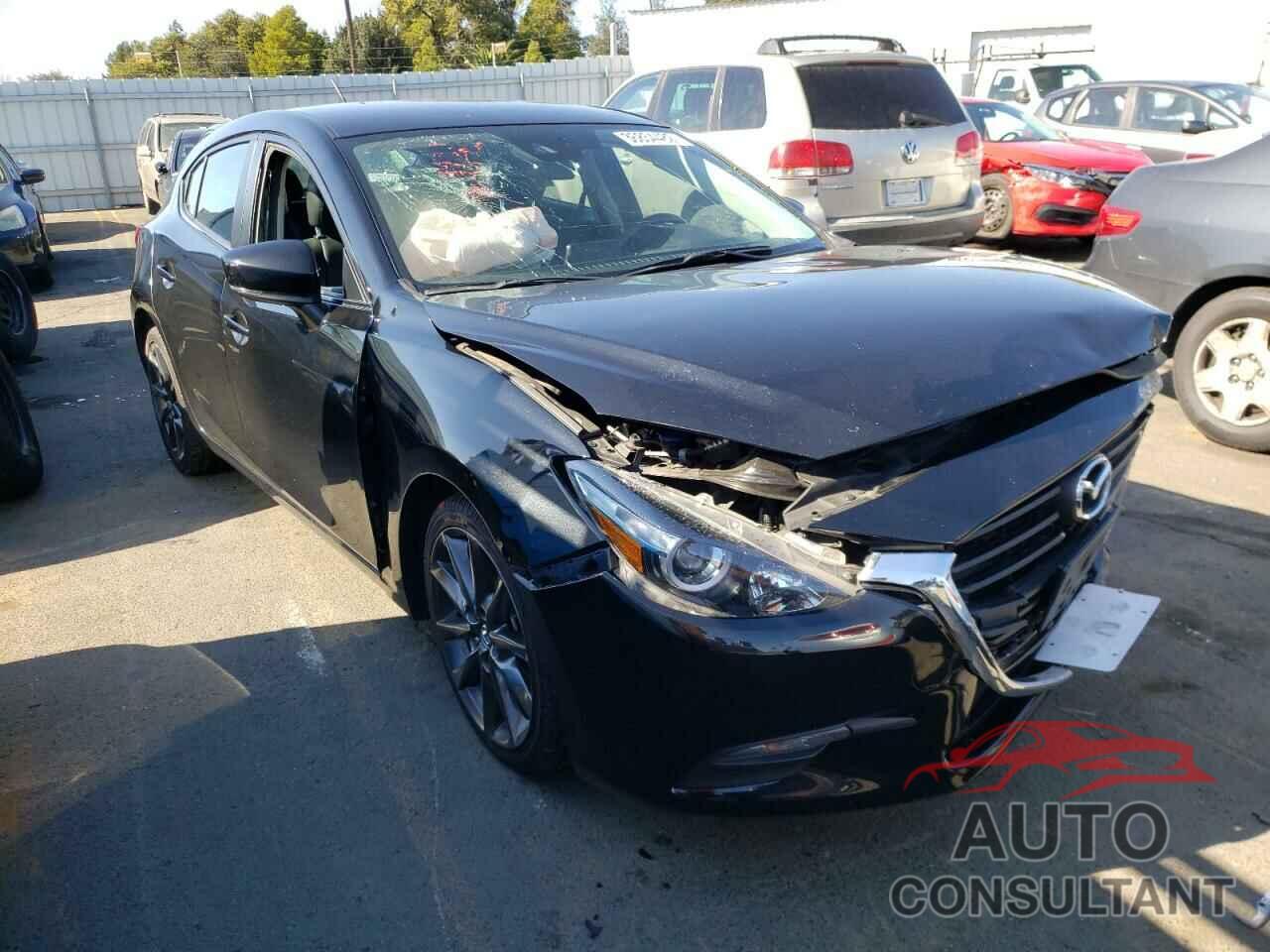 MAZDA 3 2018 - 3MZBN1L36JM272215