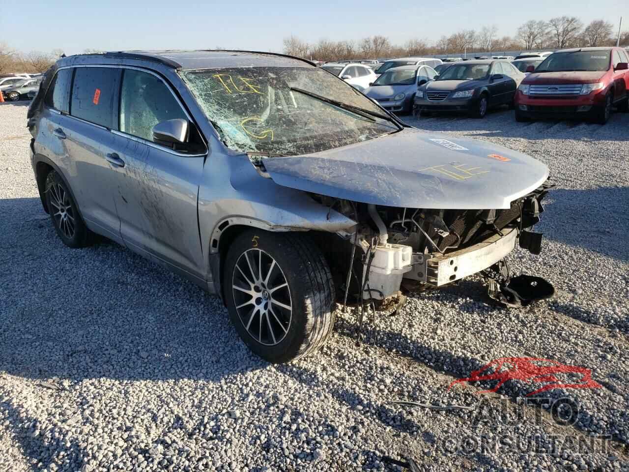 TOYOTA HIGHLANDER 2018 - 5TDJZRFH0JS800047