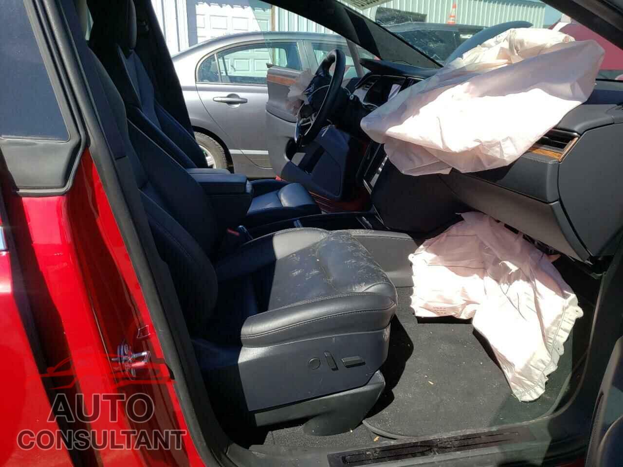 TESLA MODEL X 2020 - 5YJXCAE24LF262566
