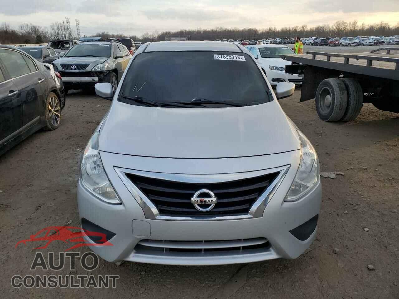 NISSAN VERSA 2017 - 3N1CN7APXHL856247
