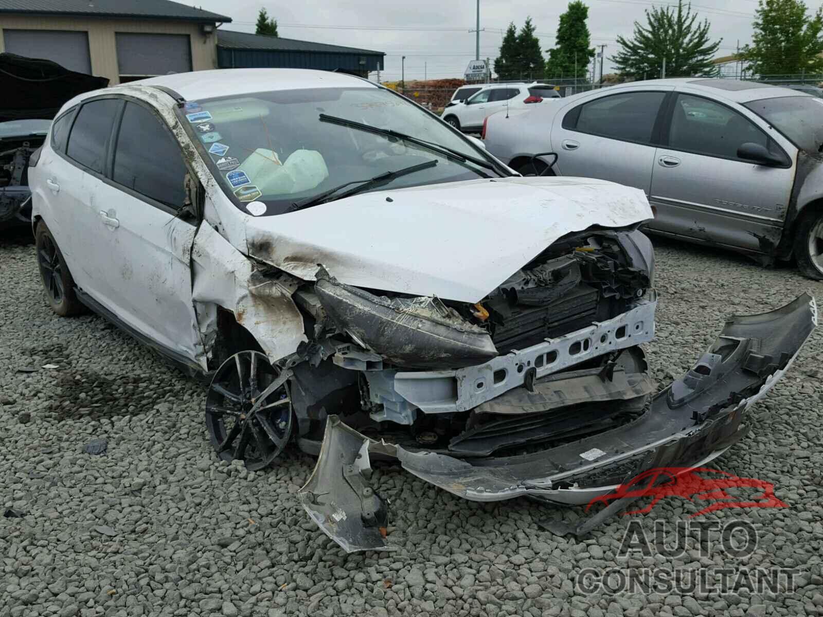 FORD FOCUS 2015 - 1FADP3K2XFL314684