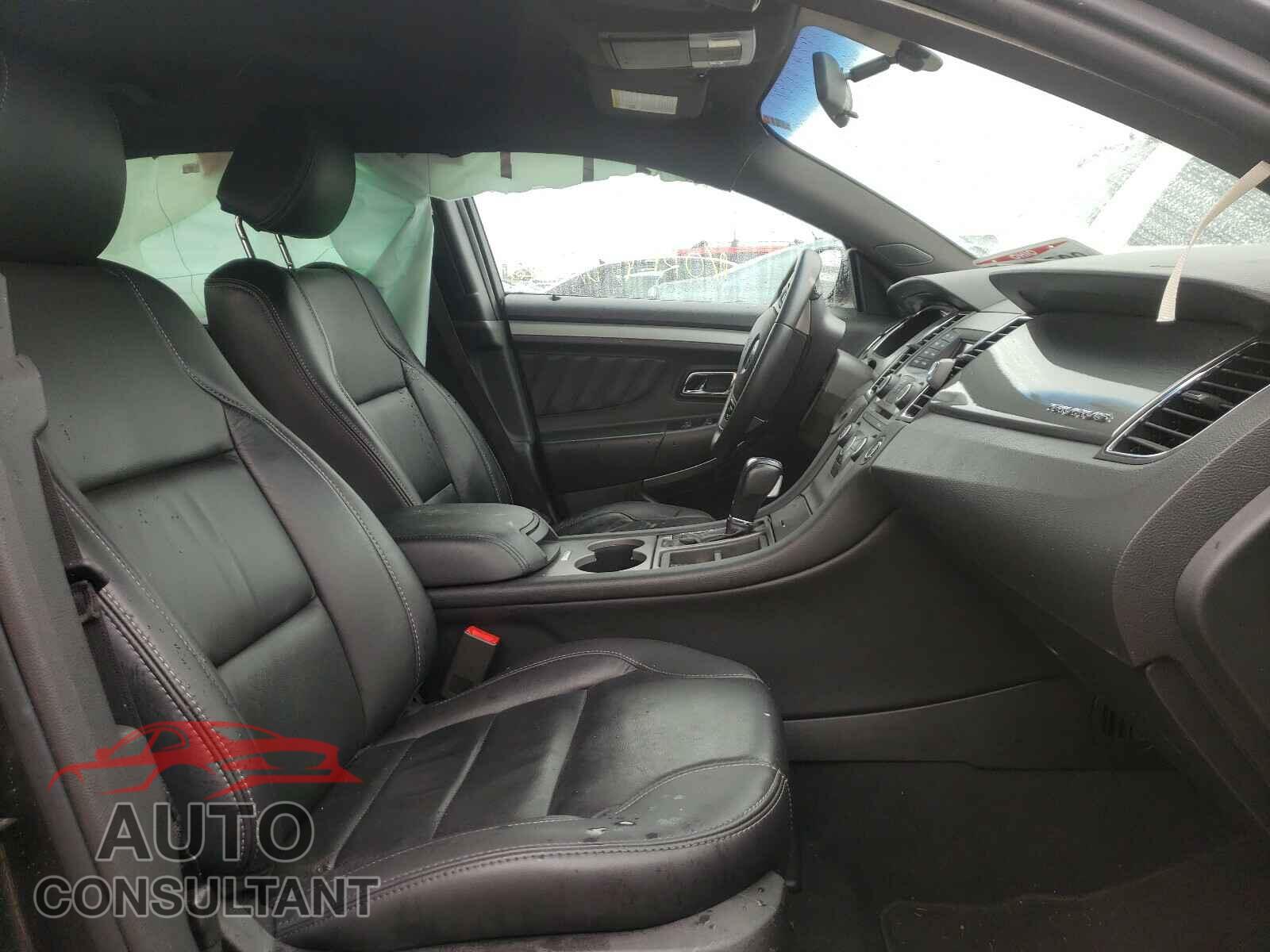 FORD TAURUS 2019 - 1FAHP2E85KG101432