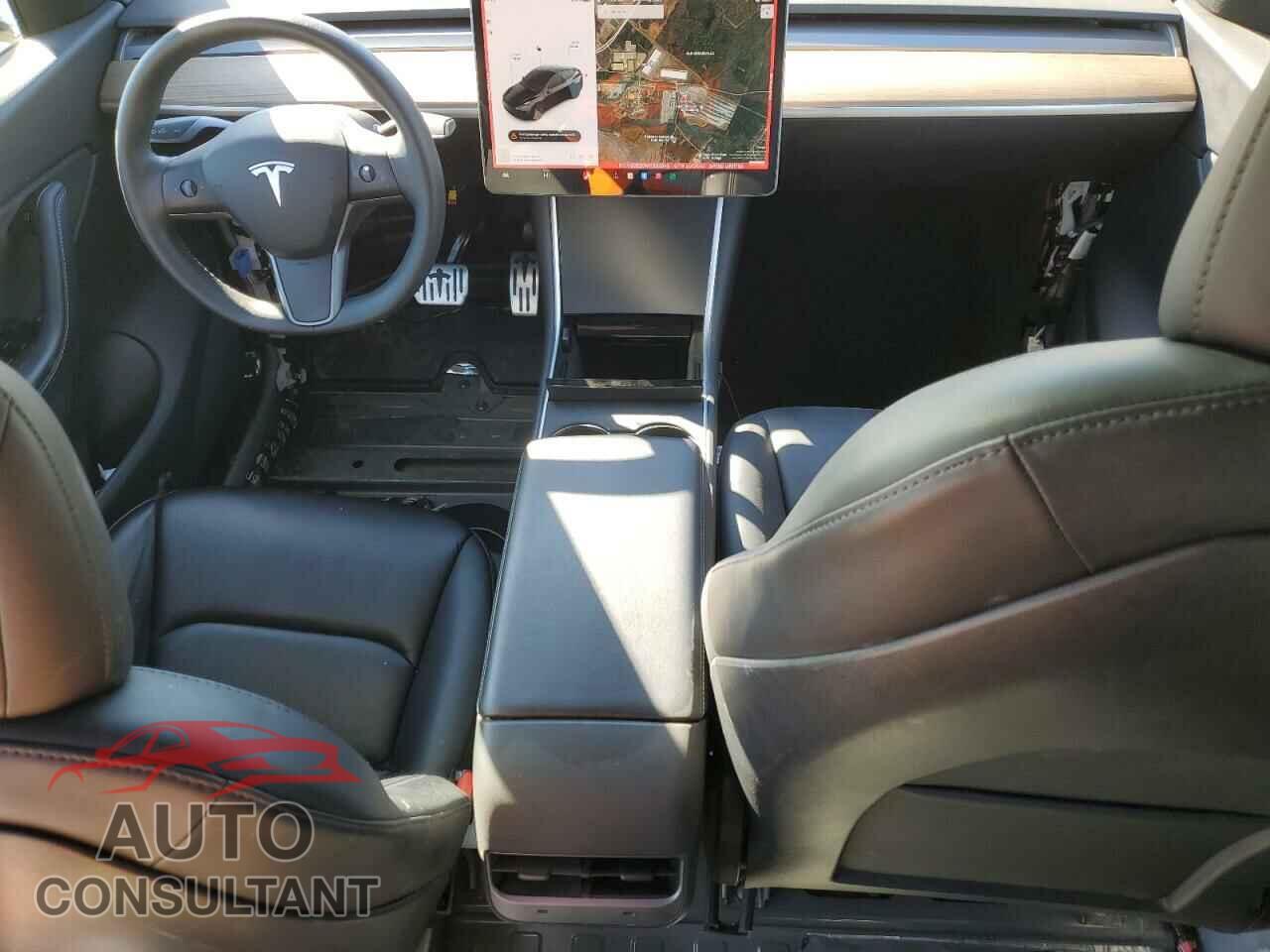 TESLA MODEL Y 2021 - 5YJYGDEE0MF092549