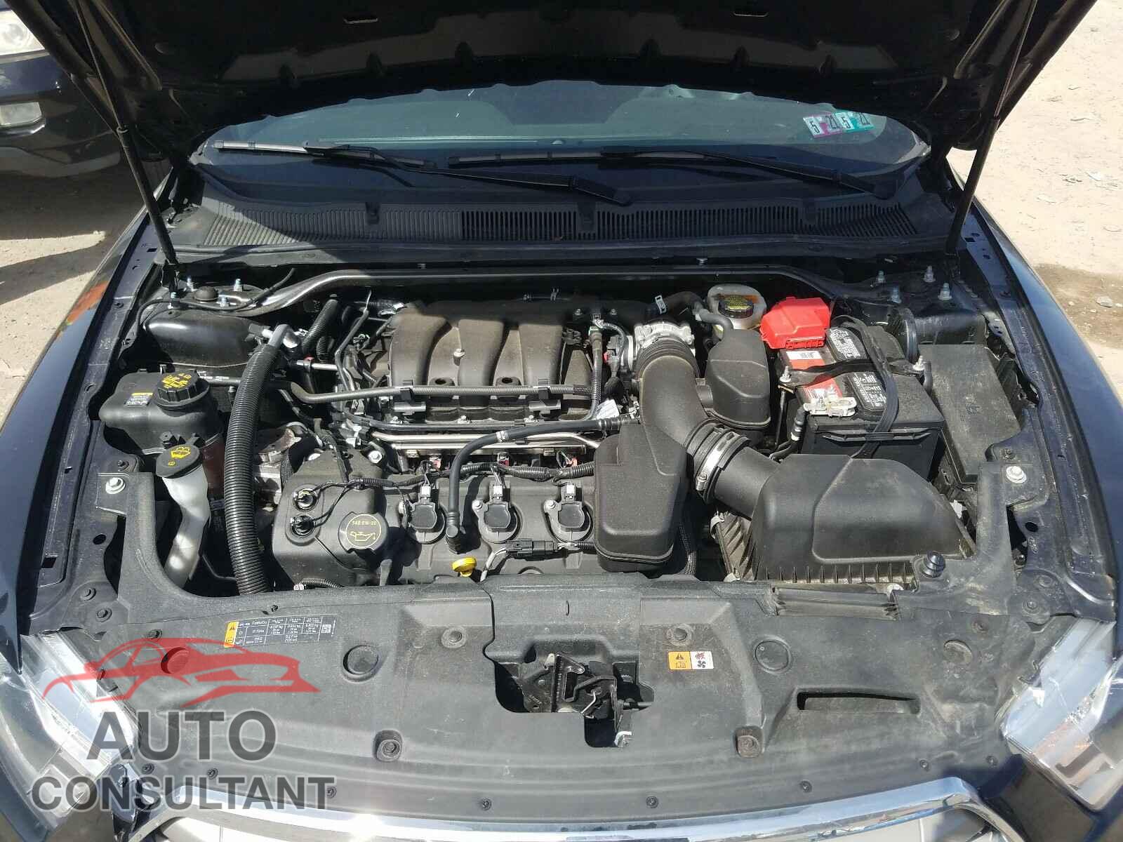 FORD TAURUS 2018 - 1FAHP2E84JG105020
