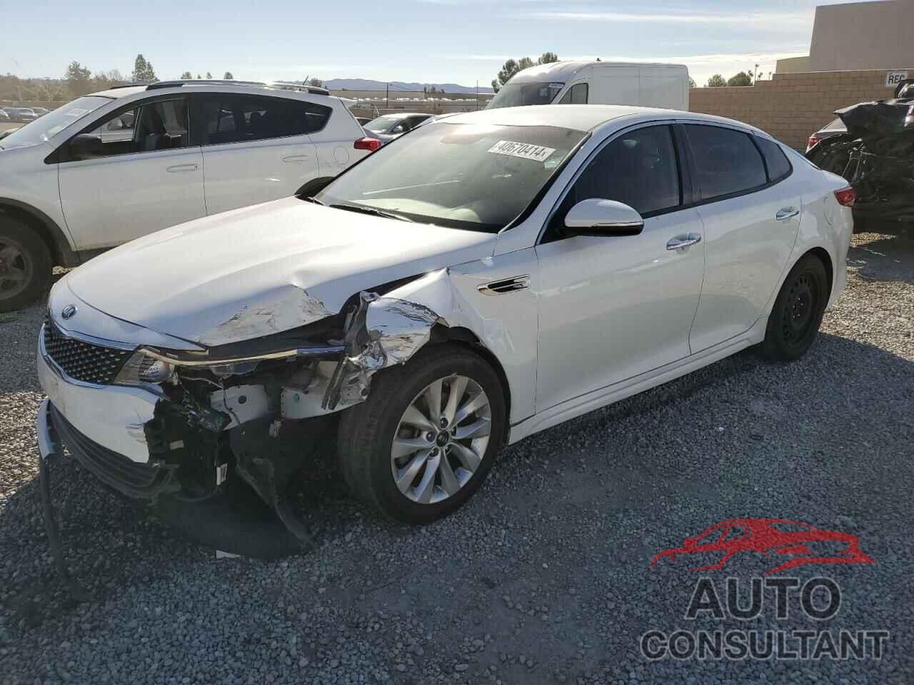 KIA OPTIMA 2018 - 5XXGU4L32JG189914