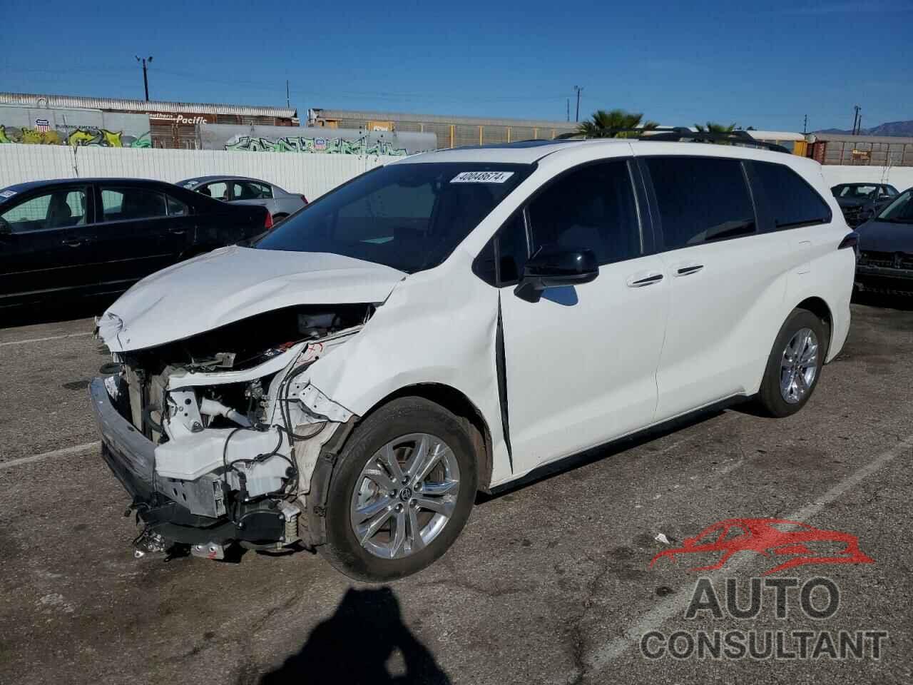 TOYOTA SIENNA 2022 - 5TDXSKFC9NS057419