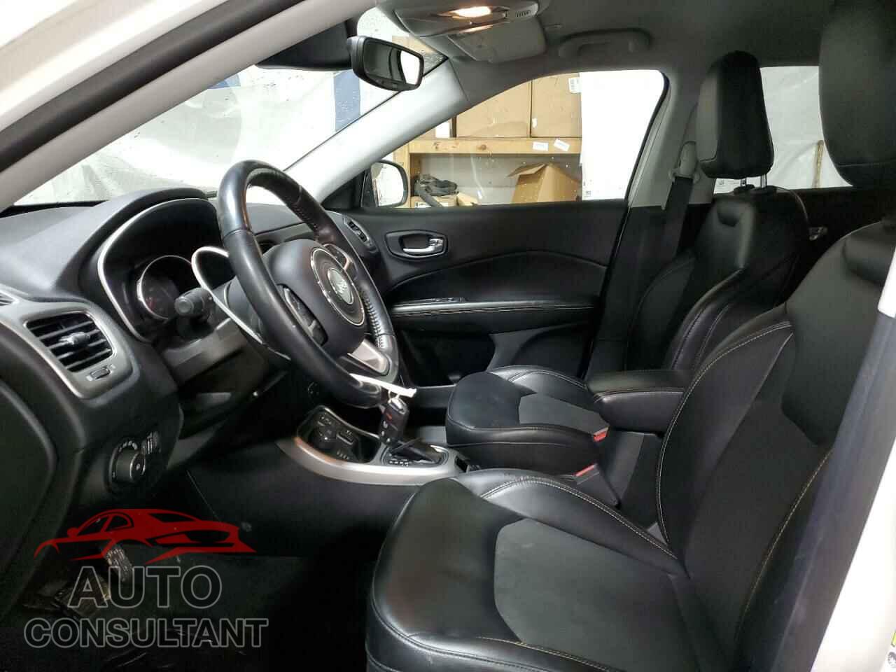 JEEP COMPASS 2018 - 3C4NJDBB7JT259016