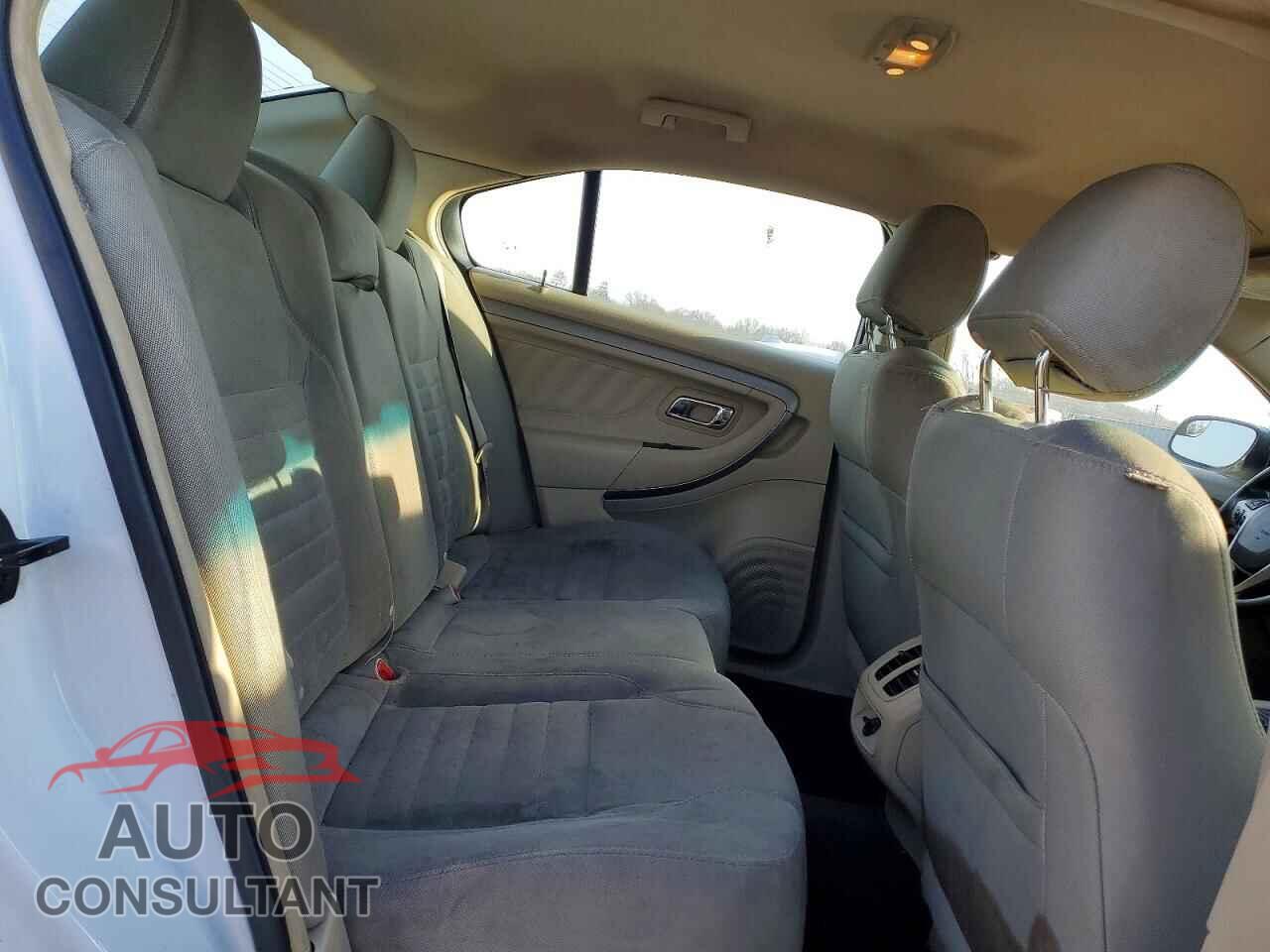 FORD TAURUS 2015 - 1FAHP2D85FG130193