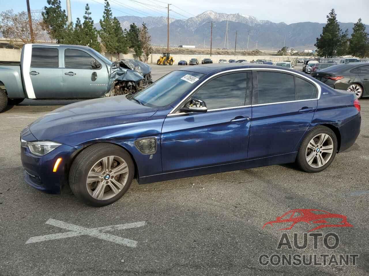BMW 3 SERIES 2017 - WBA8E1C31HA030000