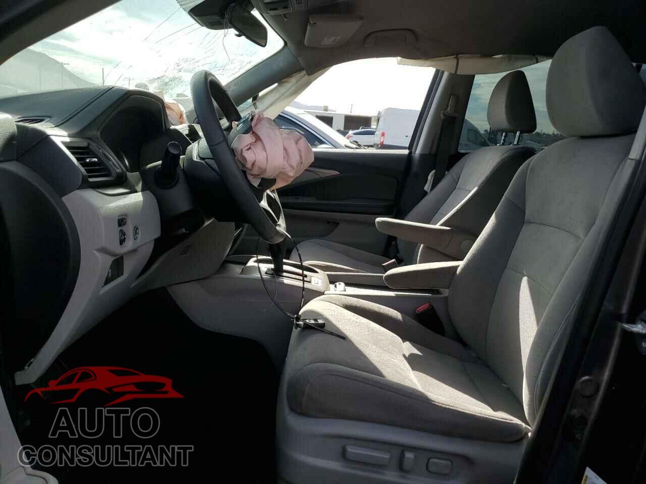 HONDA PILOT 2019 - 5FNYF5H33KB027145