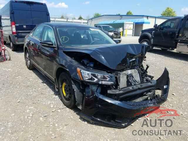 VOLKSWAGEN PASSAT 2017 - 1VWAT7A34HC055121
