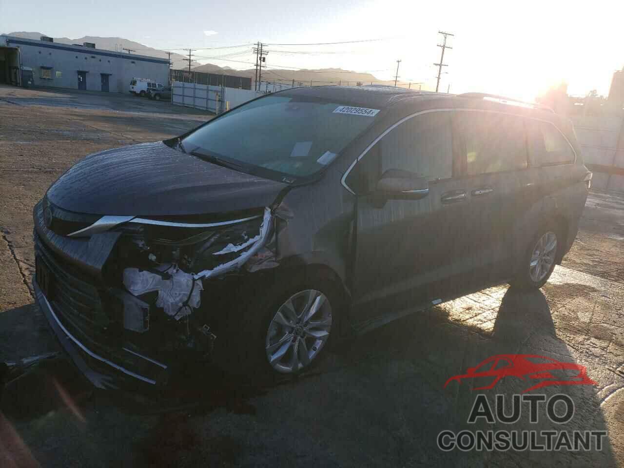 TOYOTA SIENNA 2023 - 5TDZRKEC1PS155305