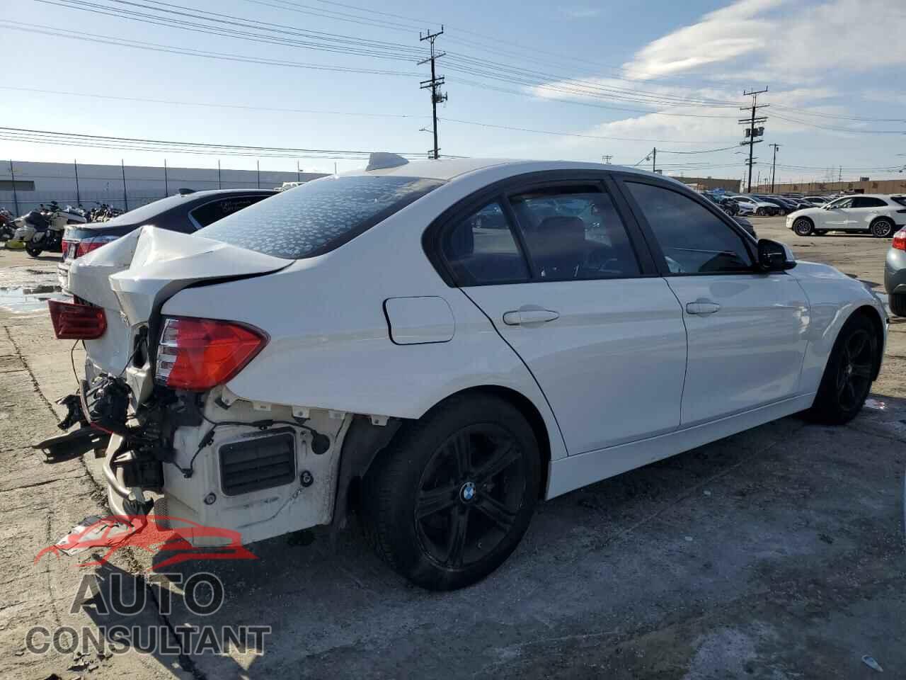 BMW 3 SERIES 2013 - WBA3C1G56DNR46959