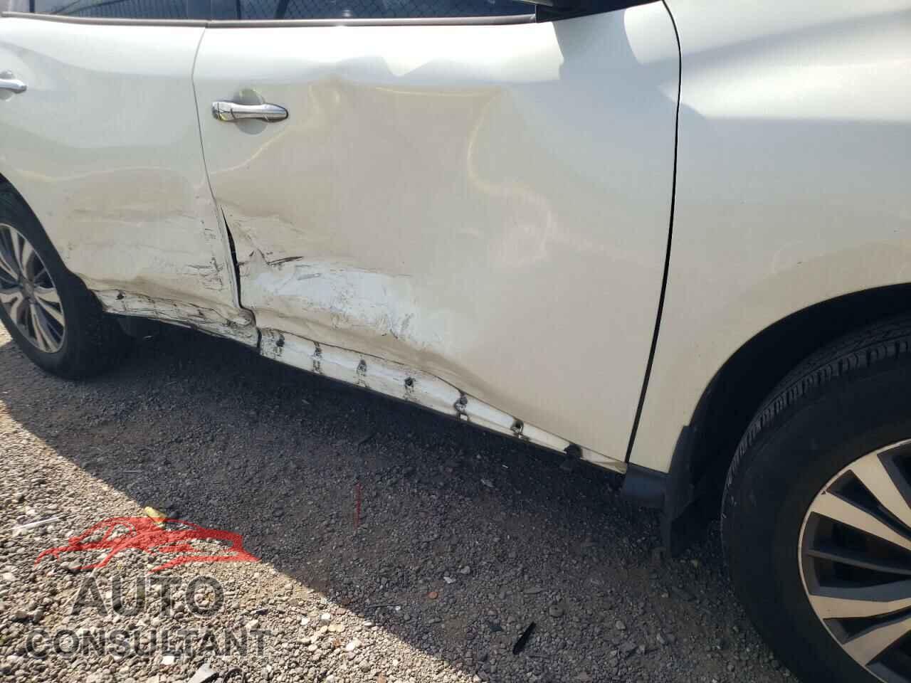 NISSAN PATHFINDER 2017 - 5N1DR2MN2HC659602