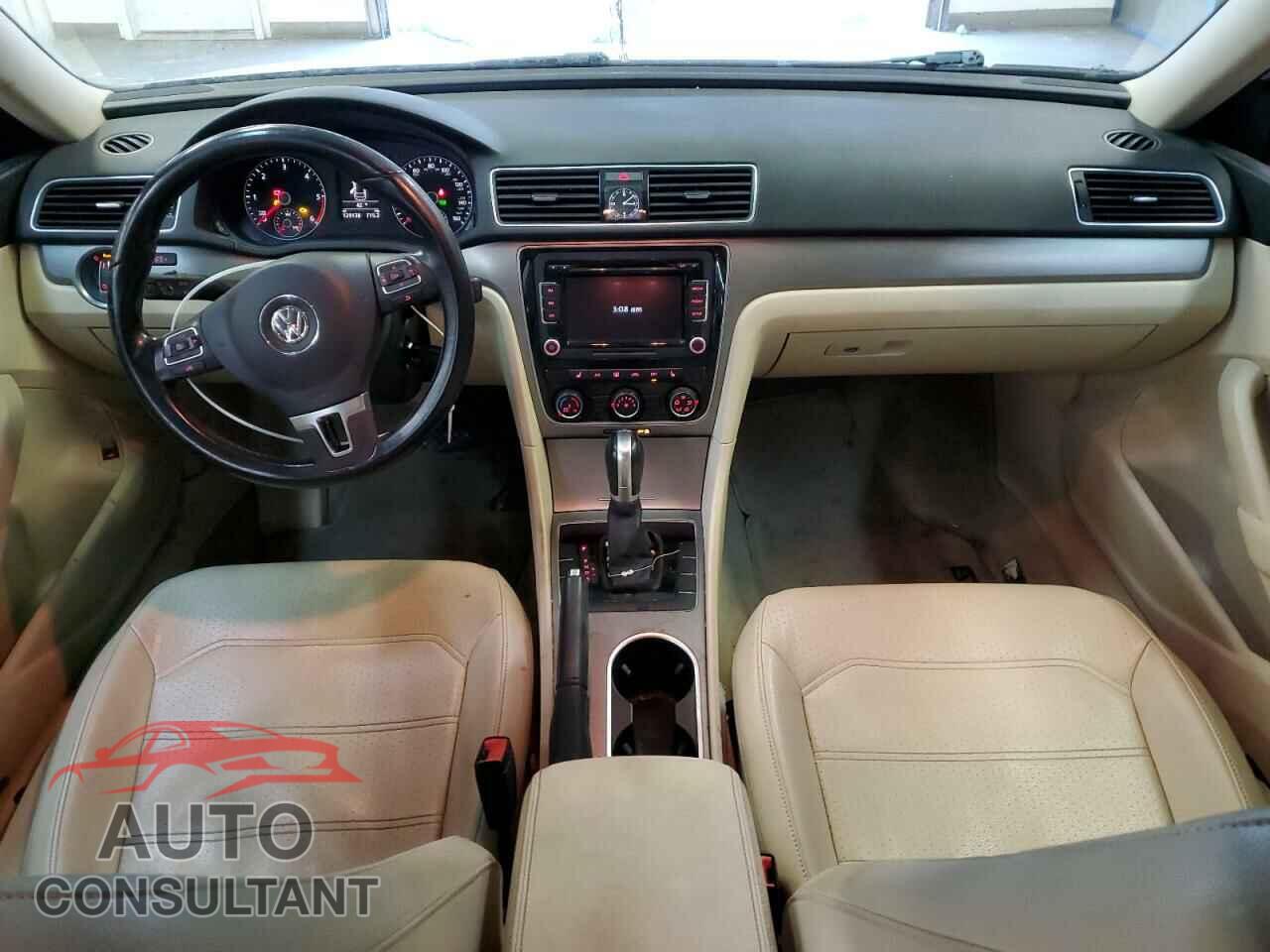 VOLKSWAGEN PASSAT 2015 - 1VWBV7A33FC074867