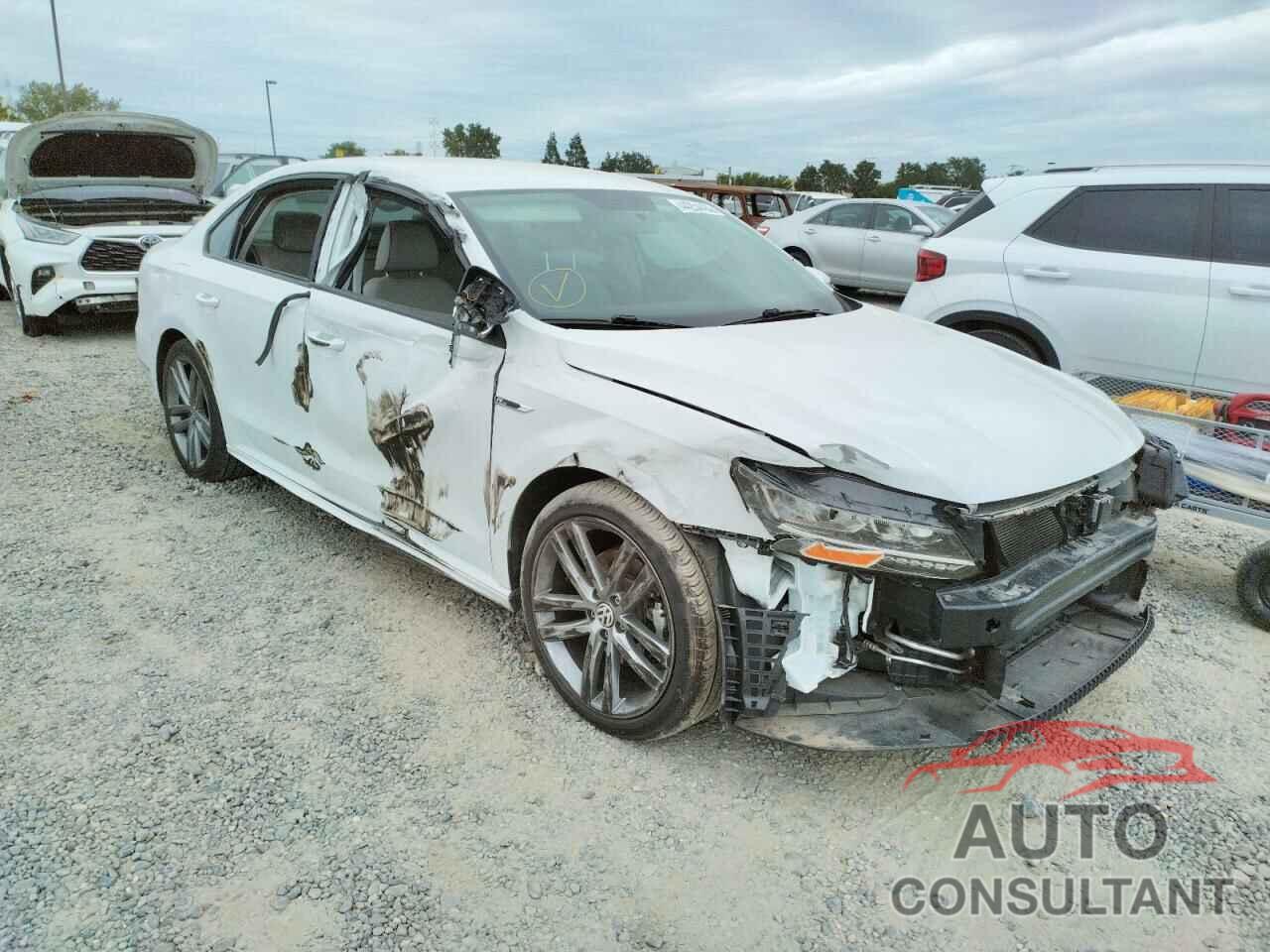 VOLKSWAGEN PASSAT 2018 - 1VWAA7A39JC035149