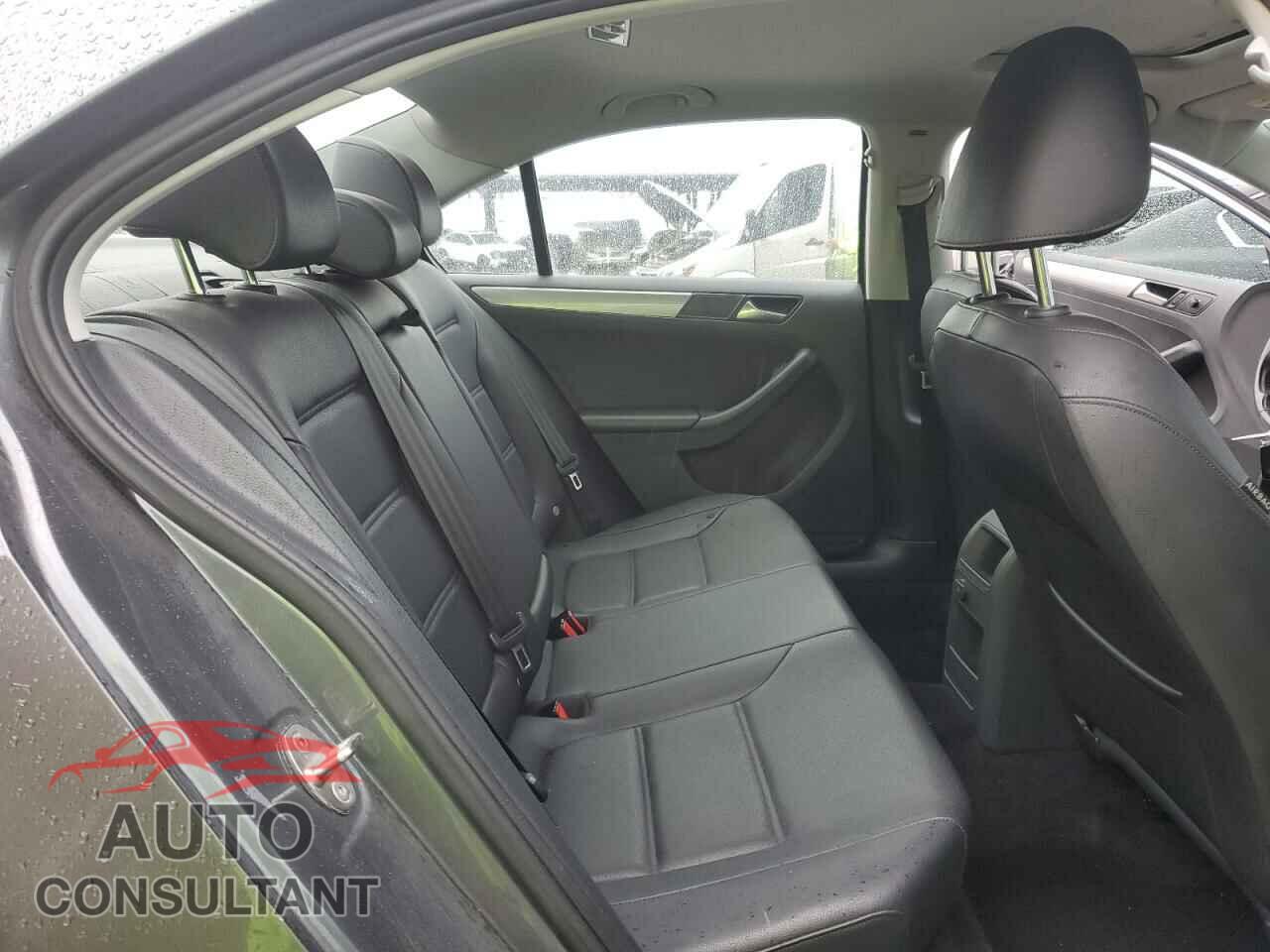 VOLKSWAGEN JETTA 2017 - 3VWDB7AJ9HM304560