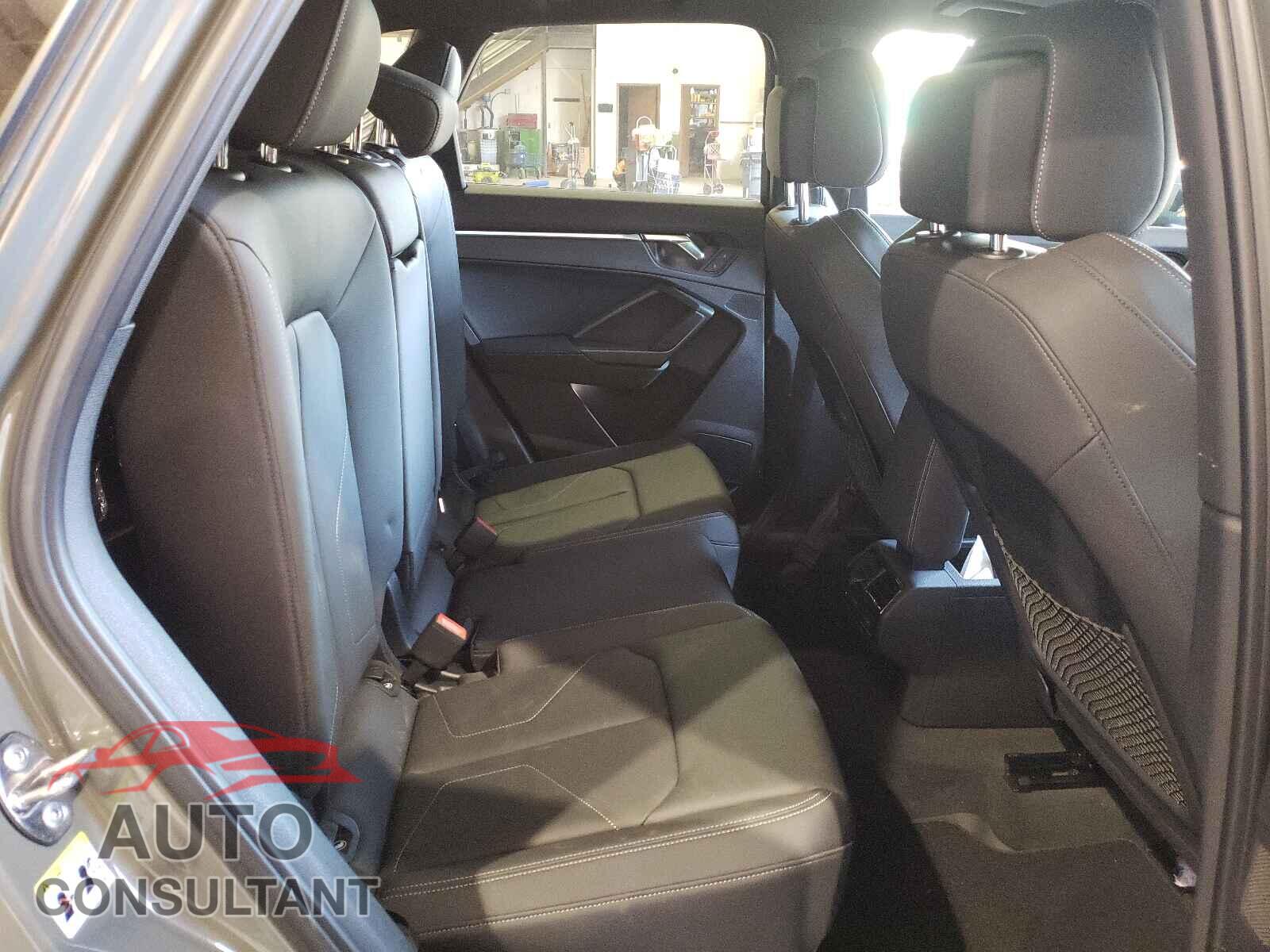 AUDI Q3 2021 - WA1EECF36M1075306
