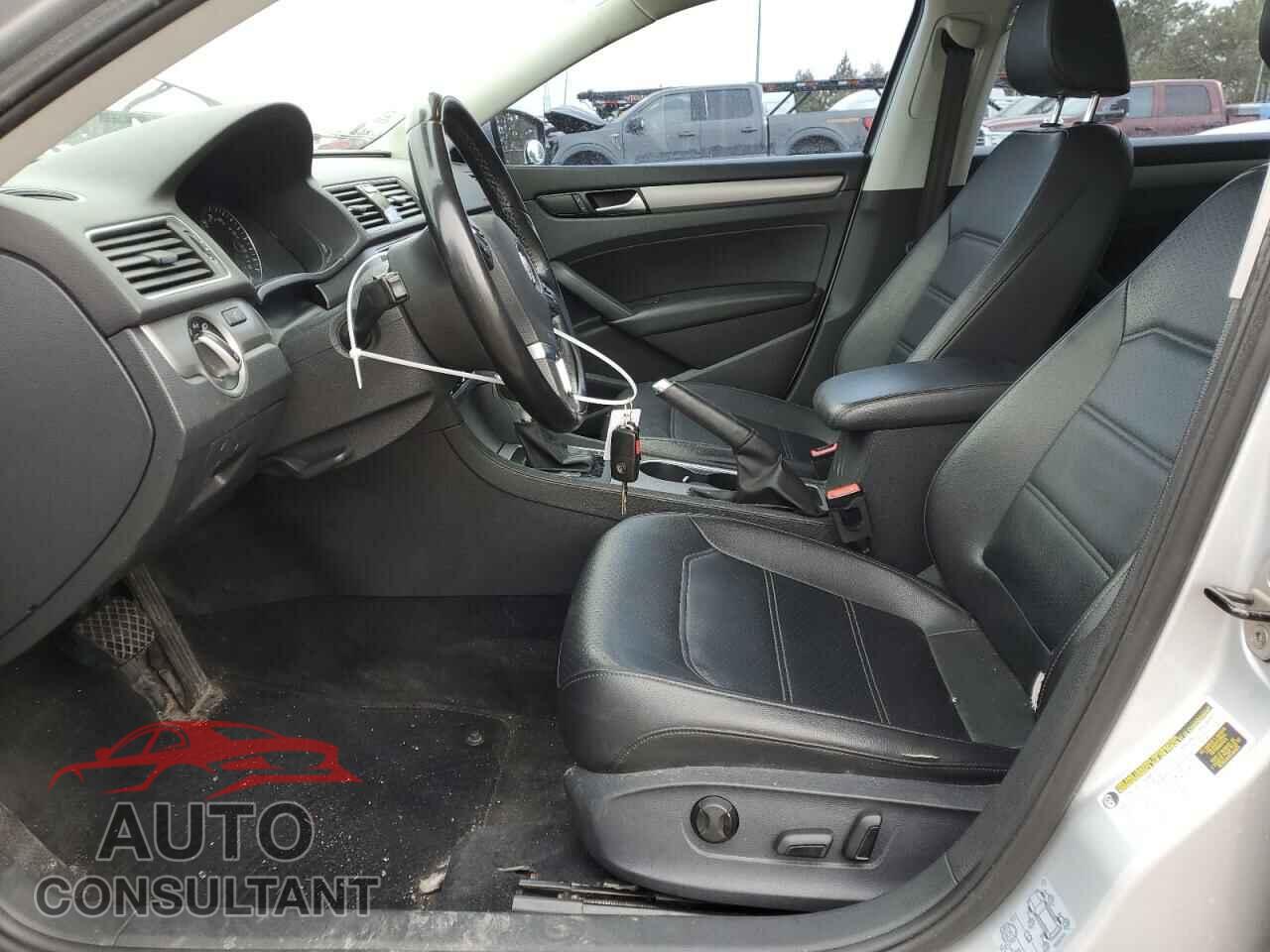 VOLKSWAGEN PASSAT 2014 - 1VWBS7A35EC118004