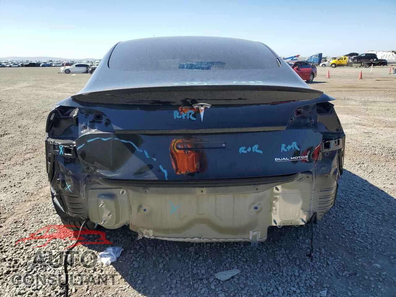 TESLA MODEL 3 2022 - 5YJ3E1EC8NF353747