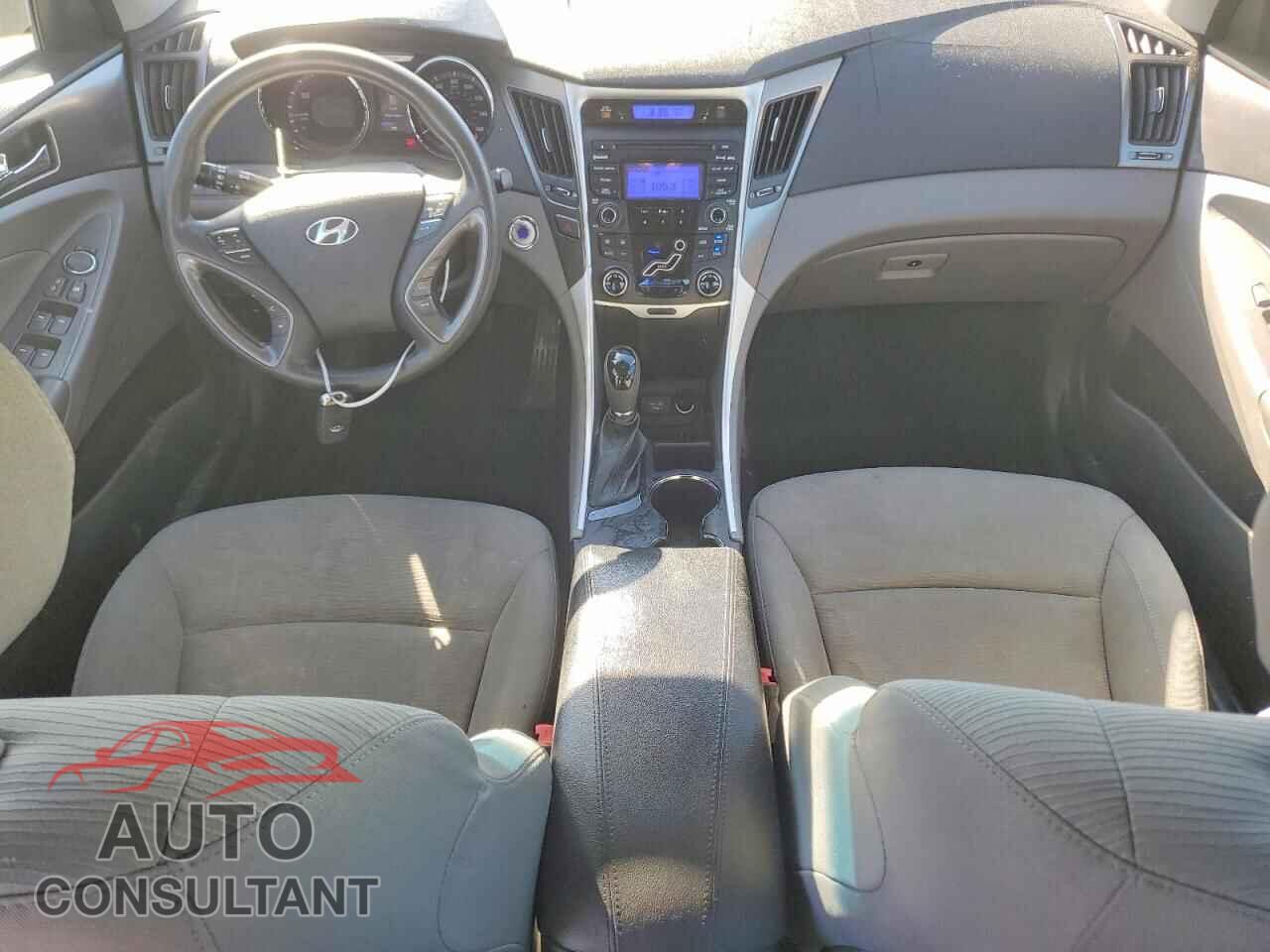 HYUNDAI SONATA 2012 - KMHEC4A44CA042767