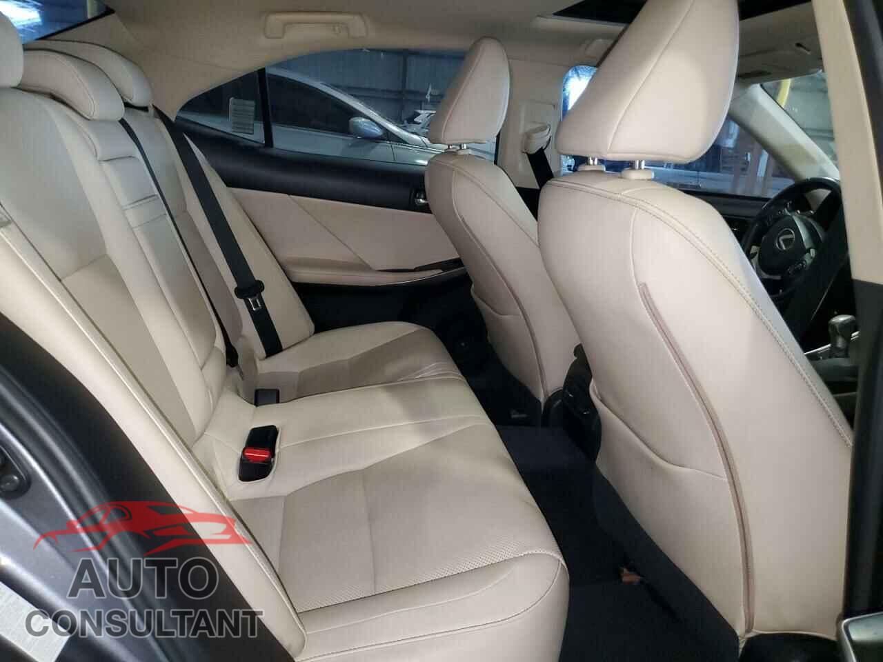 LEXUS IS 2014 - JTHBE1D22E5002580