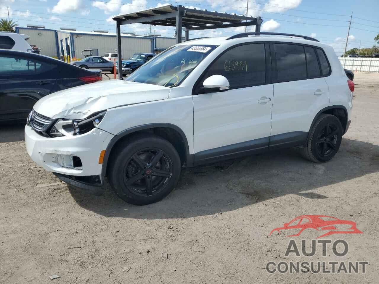 VOLKSWAGEN TIGUAN 2017 - WVGAV7AX5HK048664