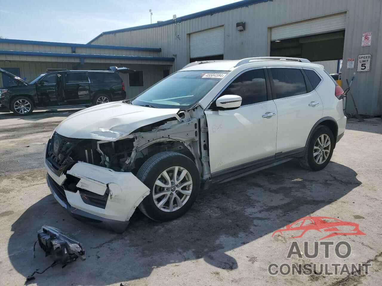 NISSAN ROGUE 2017 - KNMAT2MT6HP605610