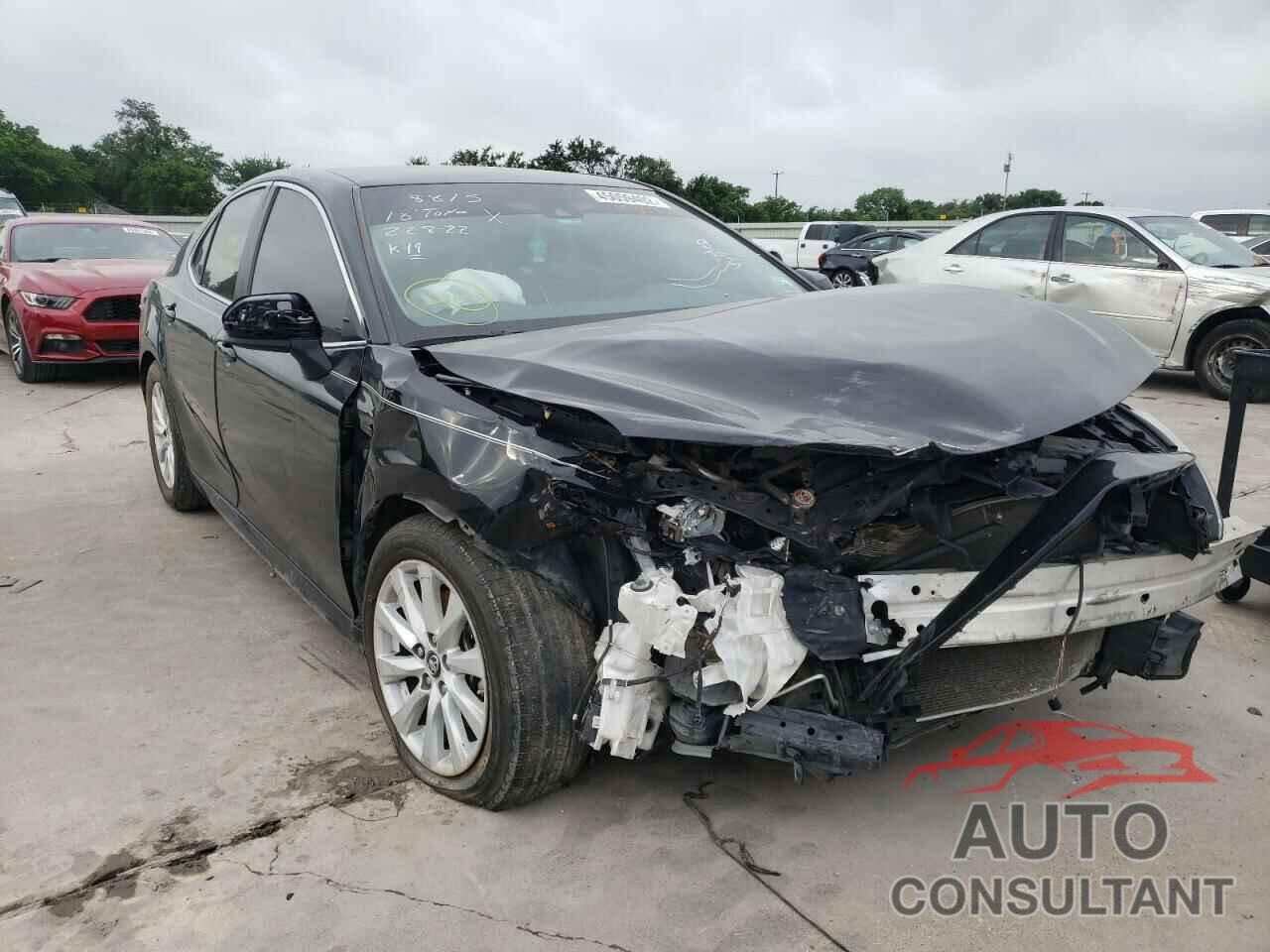 TOYOTA CAMRY 2018 - 4T1B11HK3JU158873