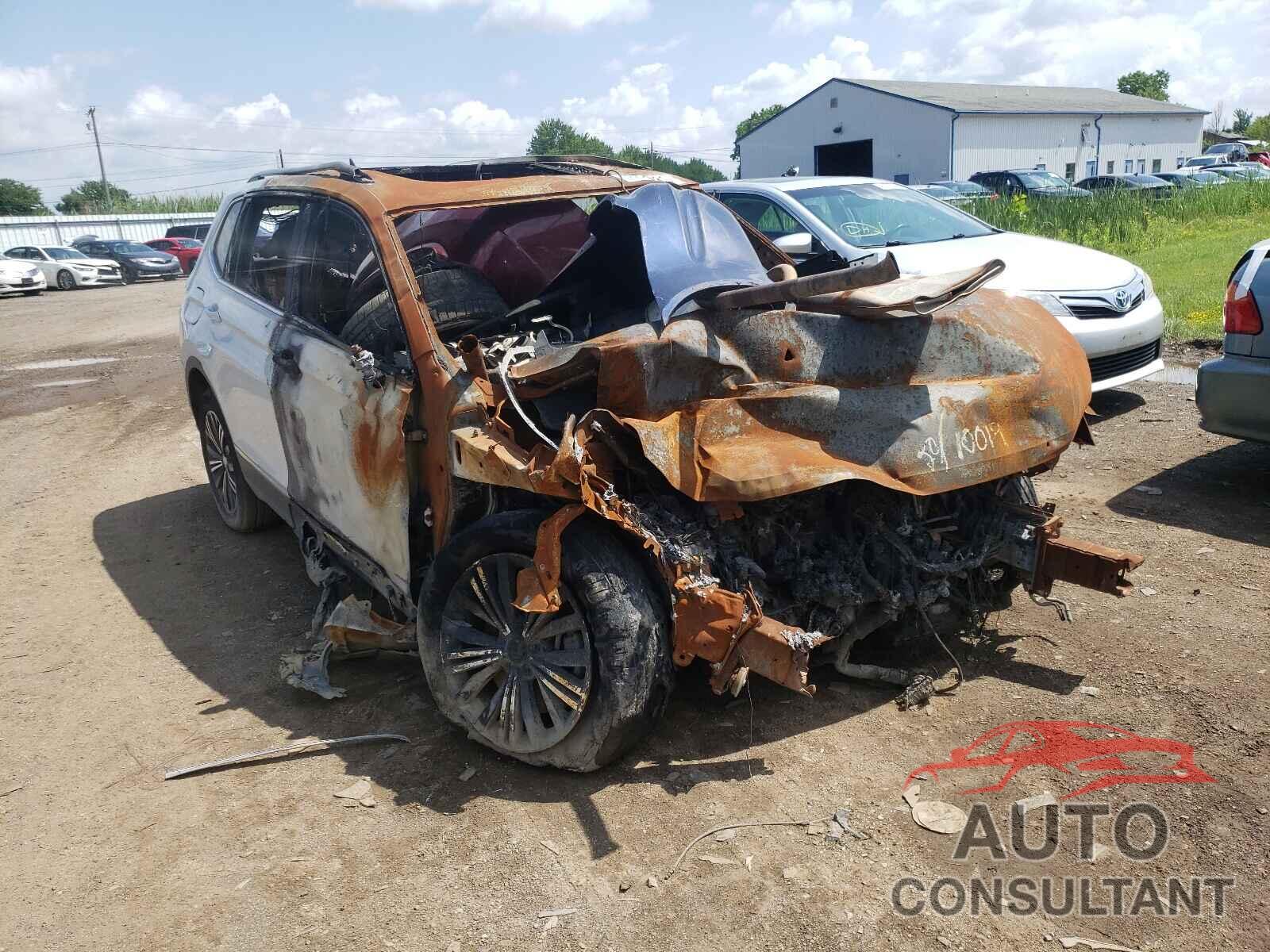 VOLKSWAGEN TIGUAN 2018 - 3VV2B7AX1JM208685