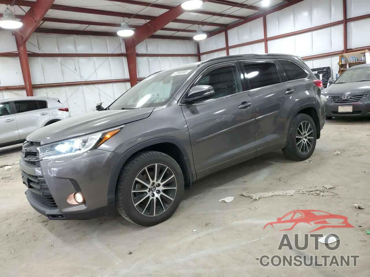 TOYOTA HIGHLANDER 2018 - 5TDJZRFH5JS839023