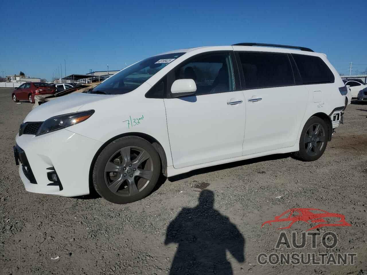 TOYOTA SIENNA 2019 - 5TDXZ3DC5KS999709