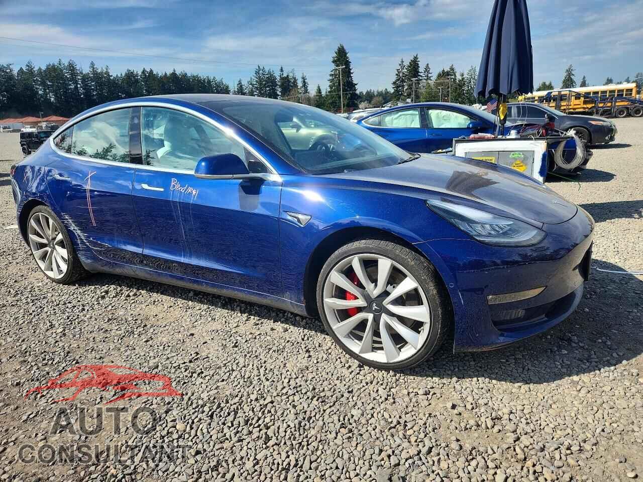 TESLA MODEL 3 2018 - 5YJ3E1EB2JF082329