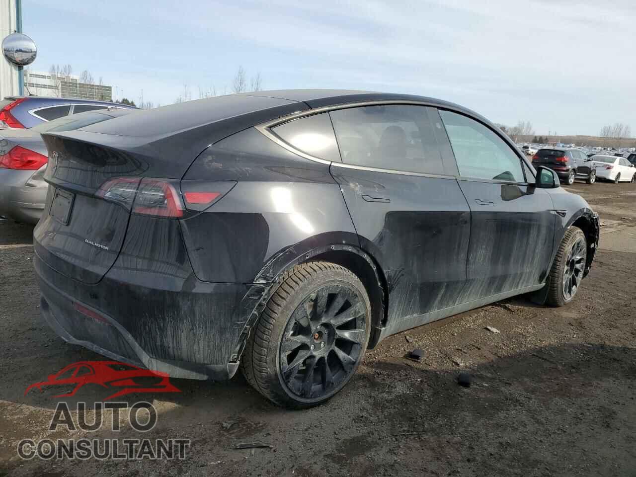 TESLA MODEL Y 2024 - 7SAYGDEE0RF034080